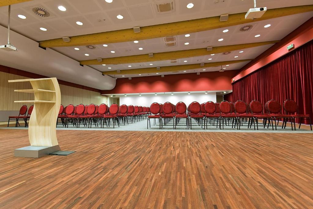 Hotel Poznanski A2 Luboń Eksteriør bilde