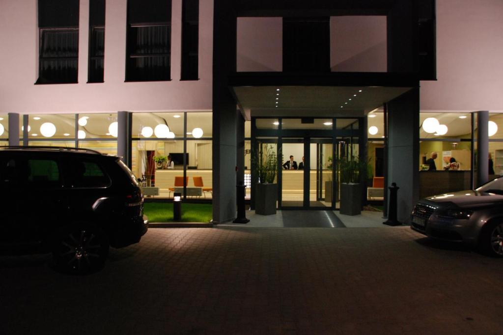 Hotel Poznanski A2 Luboń Eksteriør bilde